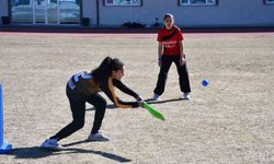 Küçük Kızlar Kriket Turnuvası Tamamlandı