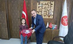 Kumbaralarındaki harçlıkları ihtiyaç sahibi ailelere bağışladılar
