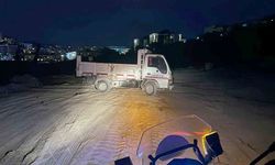 Kuşadası'nda izinsiz moloz dökümüne yakalanan kamyonet sürücüsüne ceza verildi