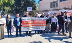 Mahalle Sakinleri Üst Geçit İçin Eylem Düzenleyerek Belediyeye Tepki Gösterdi