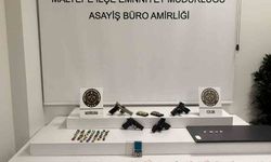 Maltepe'de Uyuşturucu Operasyonu: Gizli Bölmeden Silah ve Para Çıktı