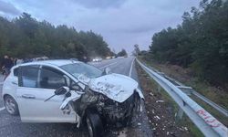 Manavgat'ta Üç Araçla Zincirleme Trafik Kazası: 2 Yaralı