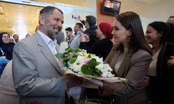 Mardin'de 'Aile Yılı' Kapsamında Umreden Dönen Çiftlere Duygusal Karşılama Töreni