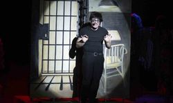 Mersin'de Tiyatro Festivali 'Eyvah Nadir' ile Tamamlandı