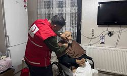 Muradiye Kızılay Şube Başkanı'ndan Yaşlılara Ücretsiz Kuaför Hizmeti