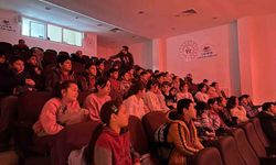 Öğrenciler, tiyatro ile polislik mesleğini sahneye taşıdı