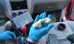 Oto teybinin arkasında gizli uyuşturucu bulundu