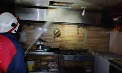 Özalp'ta iş yeri alevlere teslim oldu