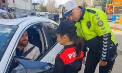 Özel Öğrenciler Trafik Kurallarını Hatırlatmak İçin Polis Üniforması Giydi