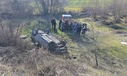 Radar korkusu kazaya yol açtı: Araç şarampole devrildi