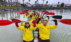 Renkli Çoraplarla Kürek Çekerek Down Sendromuna Dikkat Çektiler