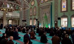 Reşadiye Camii'nde 18 Mart Şehitlerini Anma Etkinliği Düzenlendi