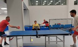 Sağlık Çalışanları Masa Tenisi Turnuvasında Bir Araya Geldi