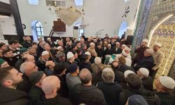 Sakal-ı Şerif'i Görmek İçin Camiye Yüzlerce Ziyaretçi Akın Etti