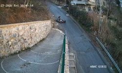 Sarıyer'deki bozuk yol kazası güvenlik kamerasında: 1 yaralı
