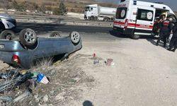 Sivrihisar'da otomobil devrildi: 2 kişi yaralı