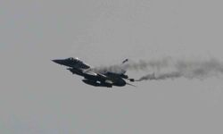 SOLOTÜRK, Çanakkale'de İzleyenleri Büyüledi