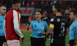 Süper Lig'de 22 Yıl Aradan Sonra İlk Kadın Hakem Görevde