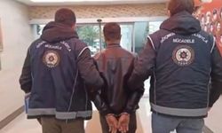 Şüpheli Araçta 5 Kaçak Göçmen Ele Geçirildi