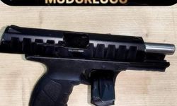 Şüpheli araçta izinsiz silah bulundu