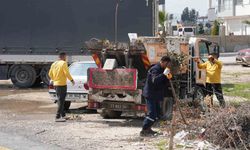 Tarsus'ta Bayram Öncesi Temizlik ve İlaçlama Faaliyetleri Devam Ediyor