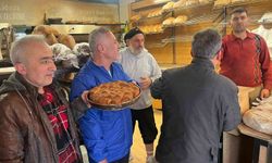 Tavşanlı'da Haşhaşlı Lokum İçin Uzun Kuyruklar Oluştu