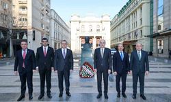 TBMM Başkanı Kurtulmuş, Romanya'daki Atatürk Anıtı'nı İnceledi