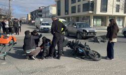 Tekirdağ'da otomobil ve motosikletin çarpışma anı güvenlik kamerasında