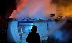 Terkedilmiş evdeki yangın paniğe yol açtı