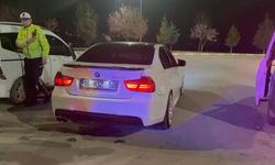 Tokat'ta abartılı egzoz kullanan sürücüye ağır ceza, aracı trafikten men edildi