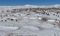 Toroslar'daki Obruklar Kış Karıyla Kaplandı