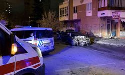 Trafik Kazasında Otomobil Duvarı Yıktı