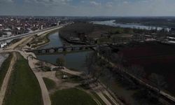 Tunca Nehri Kıyısında Toprak Kayması: 50 Metrelik Alanda Çatlaklar Belirginleşti