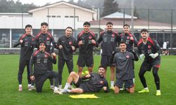Ümit Milli Futbol Takımı, yağmurlu havada antrenman yaptı