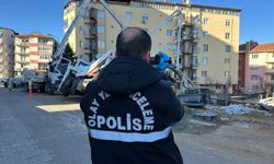 Uşak'ta Beton Pompası Devrildi: Altında Kalan İşçi Hayatını Kaybetti