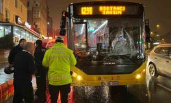 Üsküdar'da Kırmızı Işıkta Geçen Yayaya İETT Otobüsü Çarptı