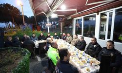 Vali Tavlı, polis uygulama noktasında güvenlik güçleriyle iftar sofrasında buluştu