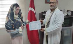 Victoria İslam'ı Seçti, Amine Adını Aldı