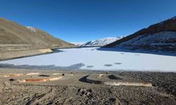 Zernek Barajı'ndaki Buzlar Yavaş Yavaş Erimeye Başladı