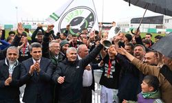 12 Bingölspor şampiyonluk kupasını sahasında aldı