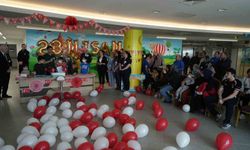 23 Nisan coşkusu hastanede yaşandı: Miniklerin yüzü güldü