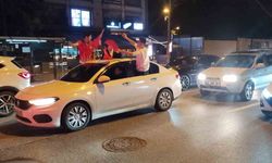 A Milli Takım, Dünya Kupası biletini alarak vatandaşları Bağdat Caddesi'nde bir araya getirdi