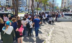 Adana'da 100 TL'lik indirim izdihamı