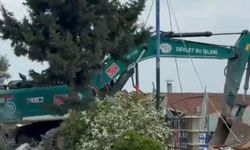 Adana'da kaçak yapıların yıkım çalışmaları devam ediyor