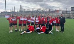 Ağrı Spor Lisesi Kız Futbol Takımı Türkiye Şampiyonasına Katılma Hakkı Elde Etti