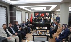 AK Parti Heyeti Kahta'da Başkan Hallaç ile Buluştu