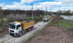 Akçadağ'da grup yolu yenileme çalışmaları sürüyor