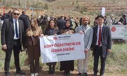Aksaray'da öğretmen adayları fidanları toprakla buluşturdu