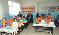 Ali Tosun, öğretmen ve öğrencilerle buluştu