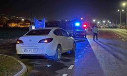 Alkollü sürücü, polisten kaçarken kaza yapıp yakalandı